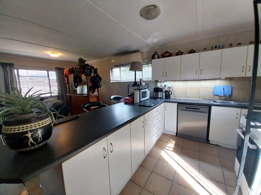 5 Bedroom Property for Sale in Worcester West Western Cape